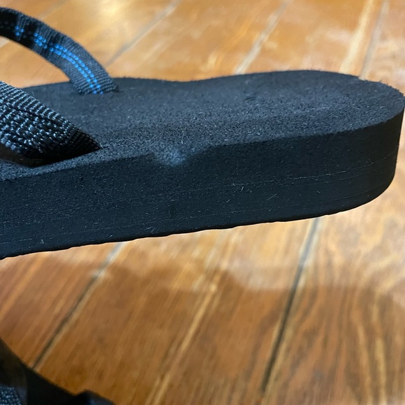 Teva 6840 Olowahu Women's Size 8 Black Flip Flop Cushioned Sandals - Picture 7 of 9
